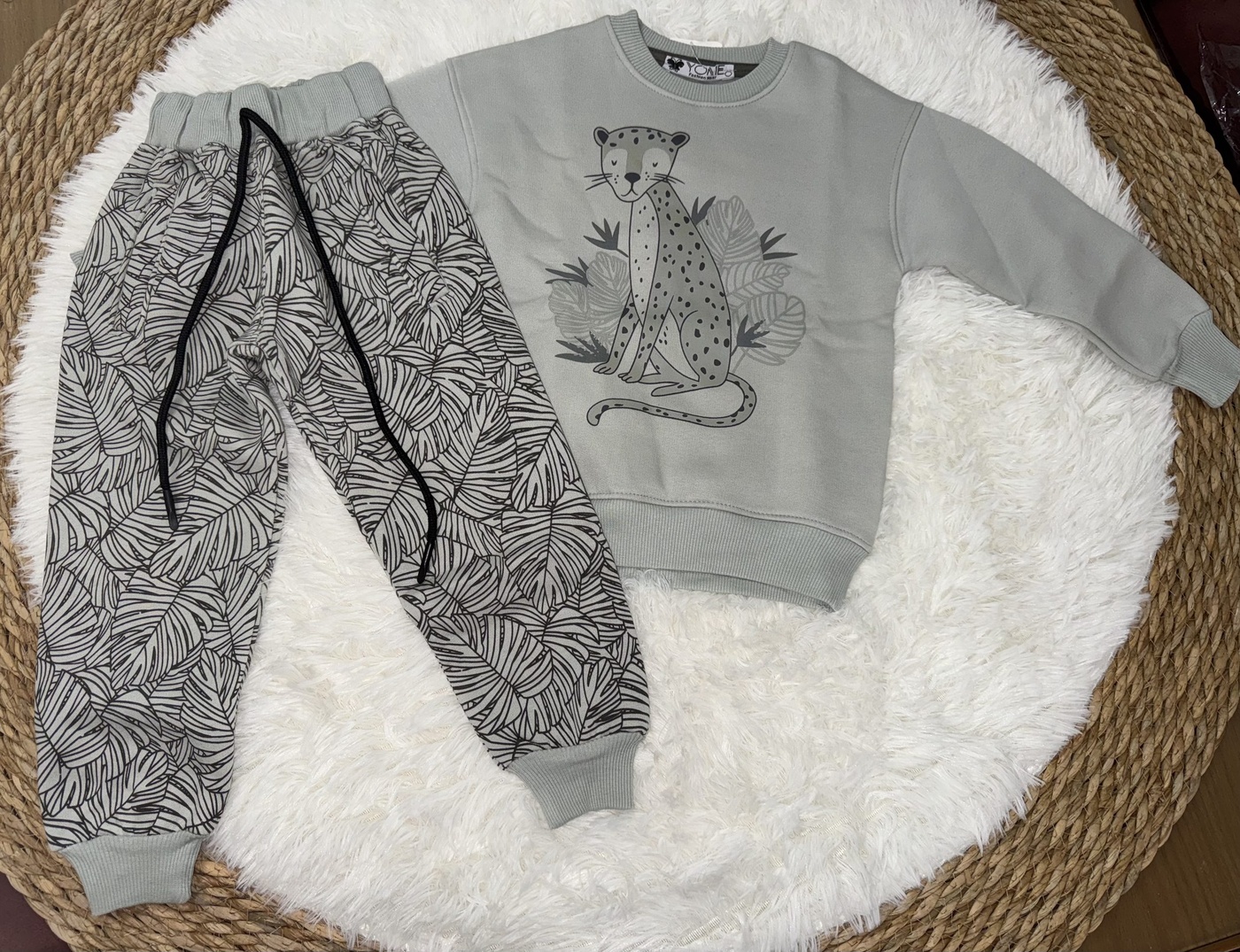 Grey Leopard Set - Boy (Leaf Print Pants)-05