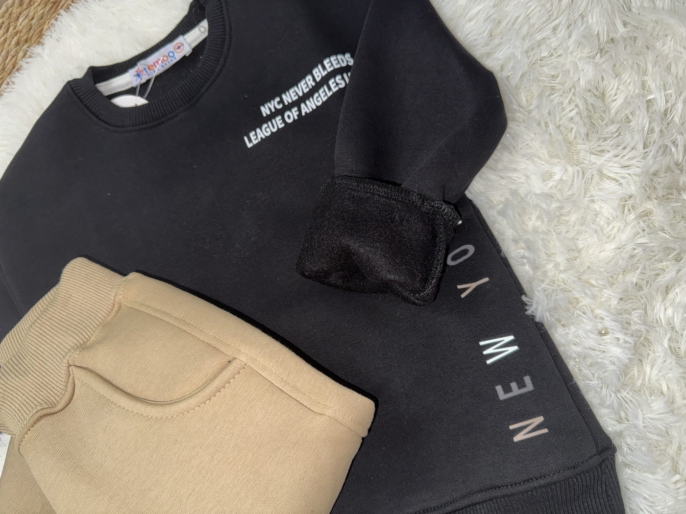 NYC Black Set - Boy (Beige Pants)-10
