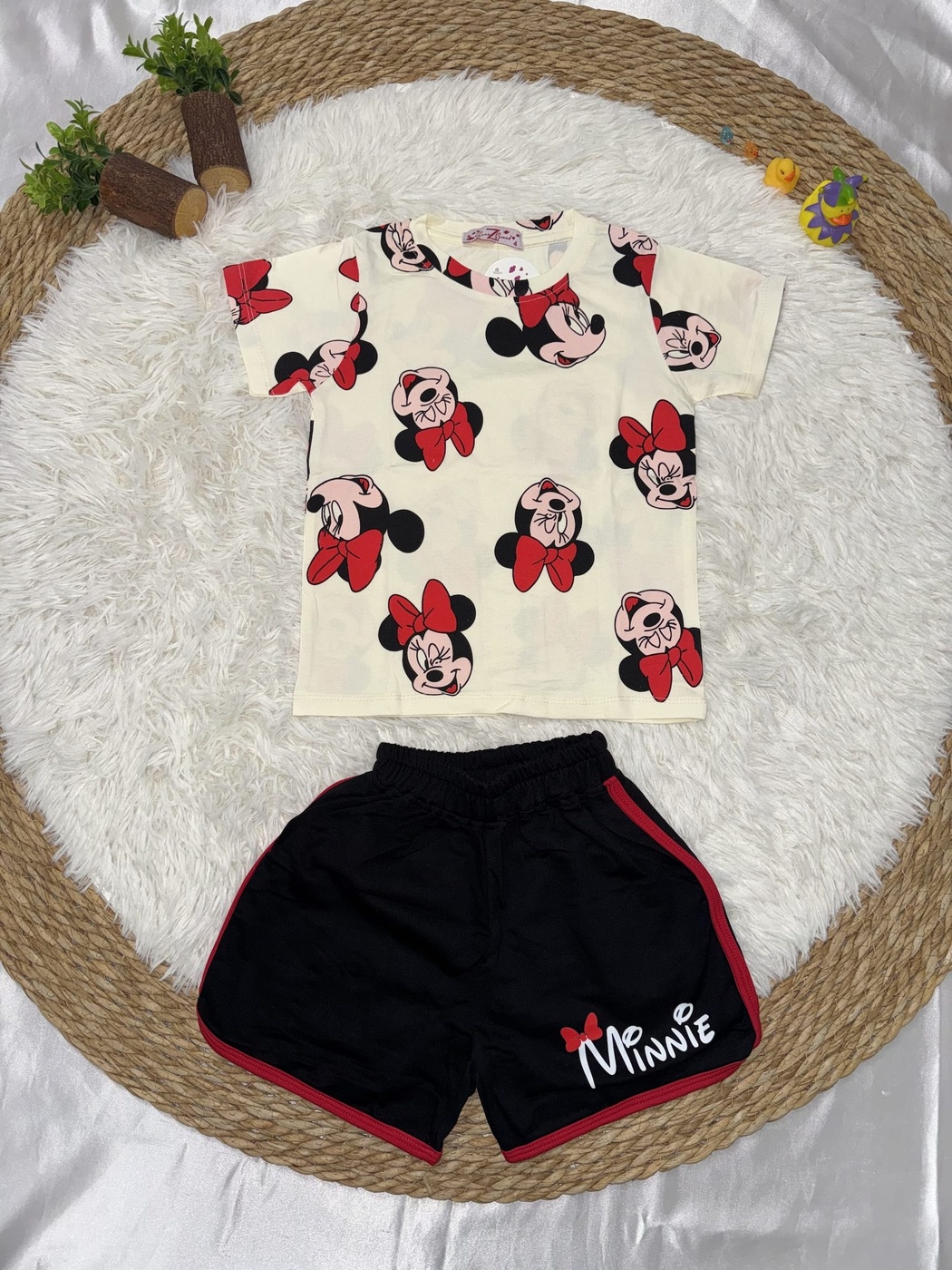 Minnie Mouse Cream Set - Girl (Black Shorts)-10