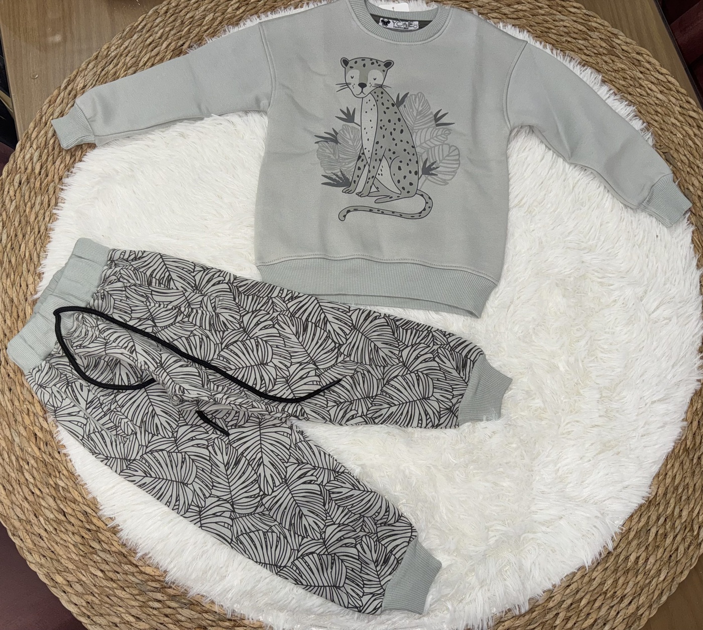 Grey Leopard Set - Boy (Leaf Print Pants)-05